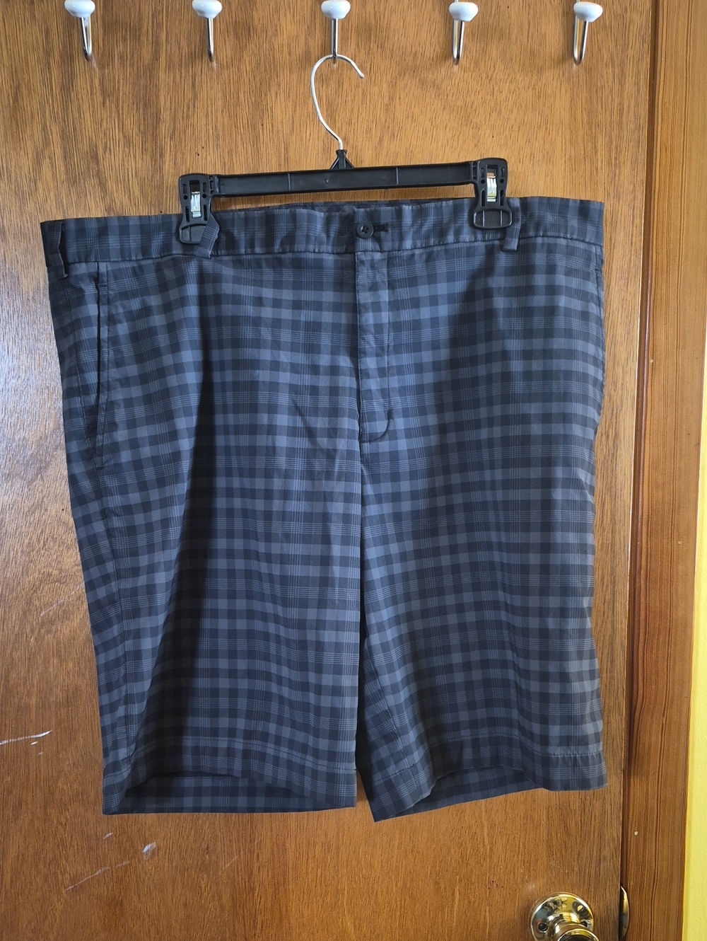 Nike Golf Men's Black Plaid Flat-Front Golf Shorts 40 Waist